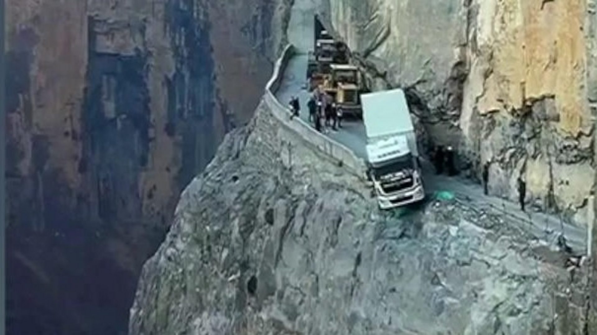 Truck Driver Climbing China’s Impossible Road